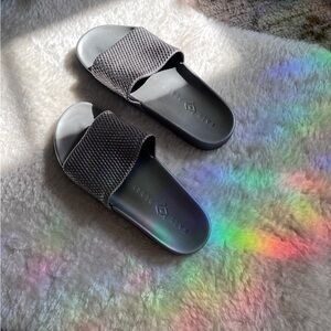 Katy Perry - The Jimmi Flat Sandal